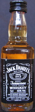 Jack Daniel`s
old time
old No.7 brand
quality tennessee sour mash whiskey
40%