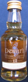 Dewar`s
special reserve
finest scotch whisky
aged 12 years
43%