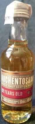 Auchentoshan
the triple distilled
single malt scotch whisky
12 years old
every single drop triple distilled
40%