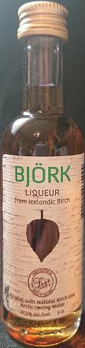 Björk
liqueur
from Icelandic Birch
Handcrafted by Foss Distillery
Made in Iceland
Alcohol with Natural Birch and Arctic Spring Water
Flavoured with Icelandic Birch, handpicked in the spring, contains sugar and Birch syrup
27,5%