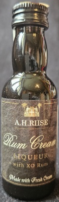 Rum Cream
A.H.Riise
Liqueur
with XO Rum
Made with Fresh Cream
A.H. Riise Spirits ApS, Denmark
17%